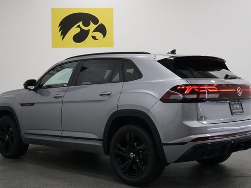 New 2026 Volkswagen Atlas Cross Sport SEL R-Line AWD/4WD image 9