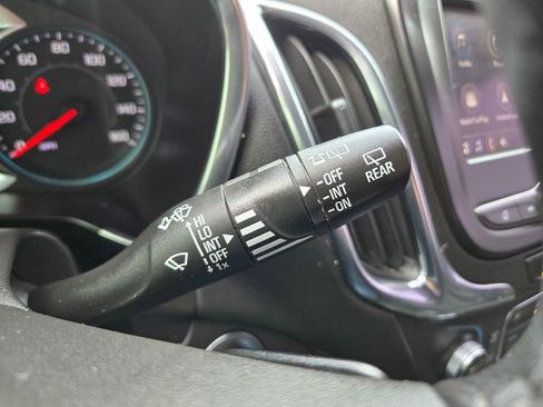Used 2022 Chevrolet Equinox LT FWD image 19
