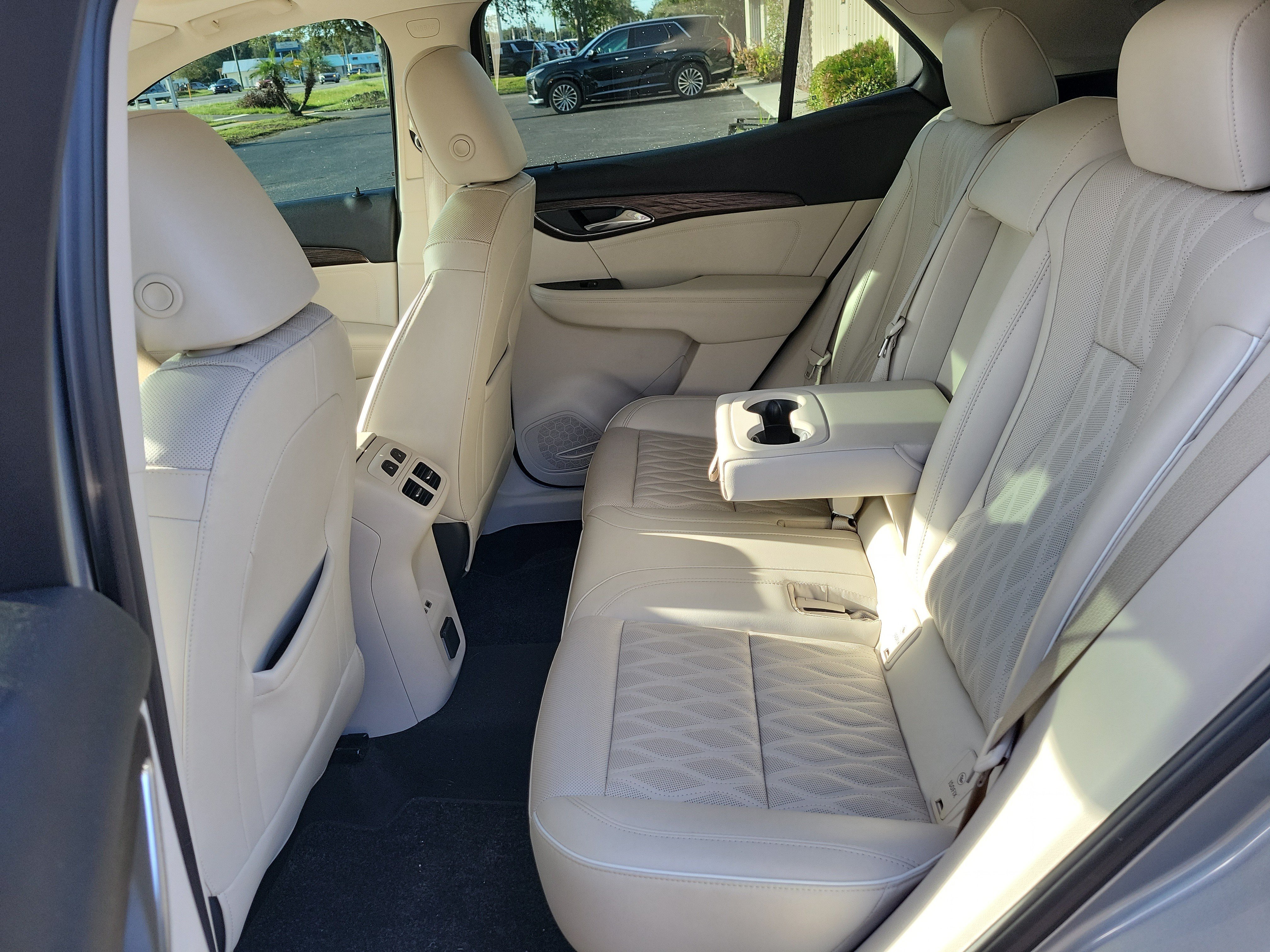 Used 2023 Buick Envision Avenir FWD image 16