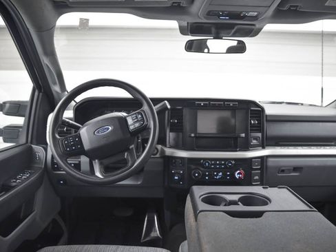 Used 2024 Ford F250 XLT image 2