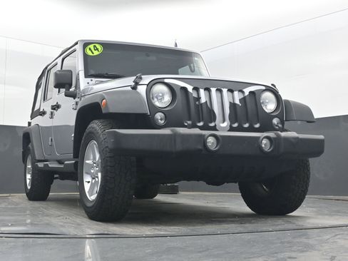 Used 2014 Jeep Wrangler Unlimited Sport w/ Max Tow Package AWD/4WD image 22