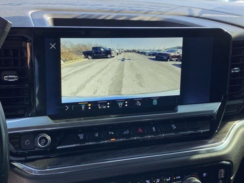 Used 2024 Chevrolet Silverado 2500 LTZ w/ LTZ Convenience Package image 16