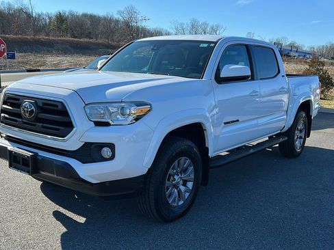 Used 2019 Toyota Tacoma SR5 image 3