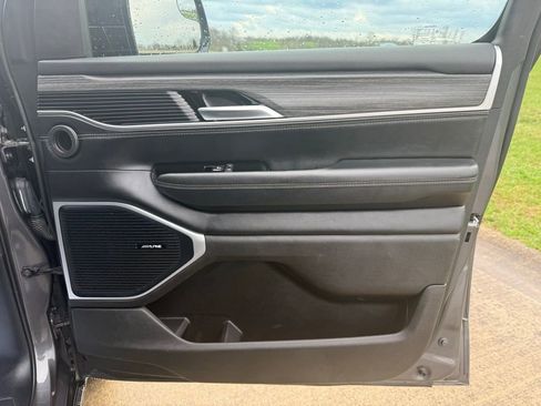 Used 2024 Jeep Wagoneer L Series II w/ Flexible Seating Group image 21