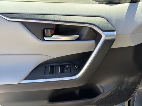 Certified 2020 Toyota RAV4 XLE Premium FWD image 19