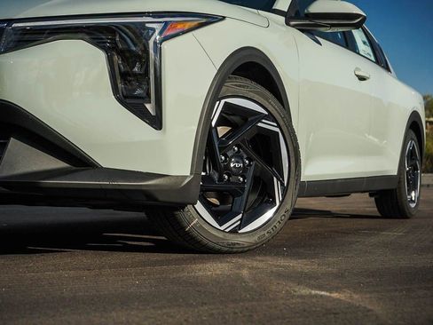 New 2025 Kia K4 EX image 6