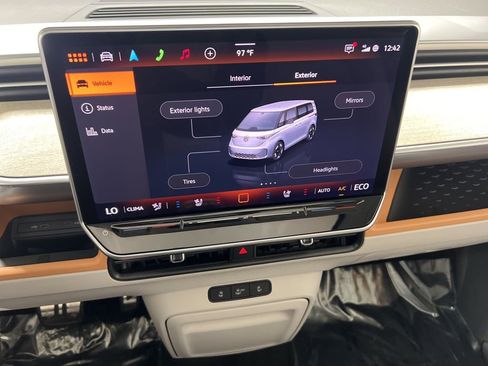 New 2025 Volkswagen ID. Buzz Pro S Plus image 21