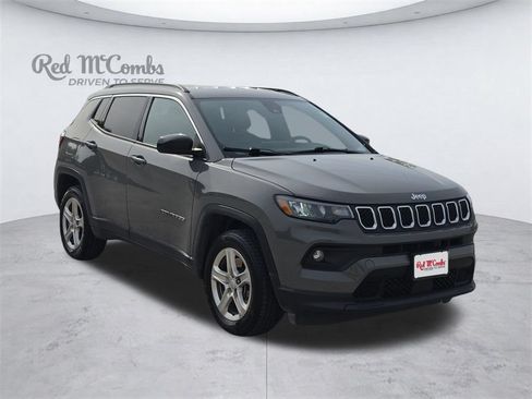 Used 2023 Jeep Compass Latitude w/ Convenience Group AWD/4WD image 10