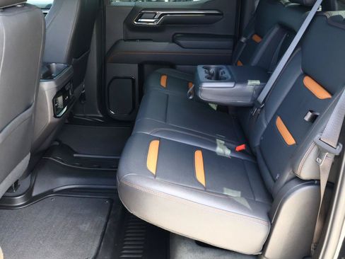 Used 2024 GMC Sierra 1500 AT4 w/ Technology Package AWD/4WD image 25