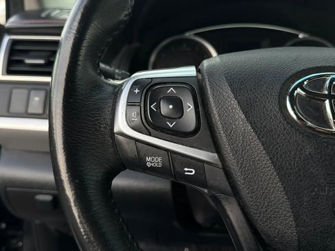 Used 2017 Toyota Camry SE FWD image 17