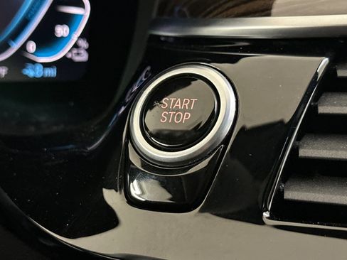 Used 2022 BMW 530e w/ Premium Package image 34