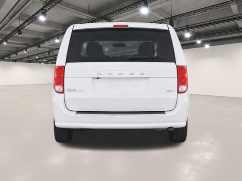 Used 2017 Dodge Grand Caravan SXT FWD image 7