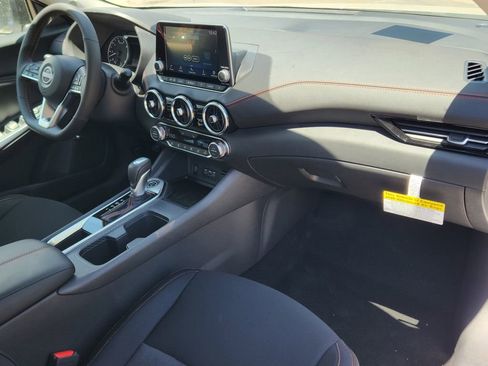 New 2025 Nissan Sentra SR w/ Midnight Edition image 13