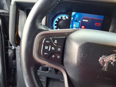 Used 2024 Ford Bronco Badlands image 8