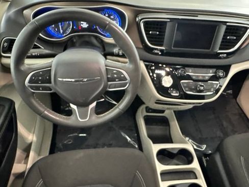 Used 2023 Chrysler Voyager LX FWD image 22