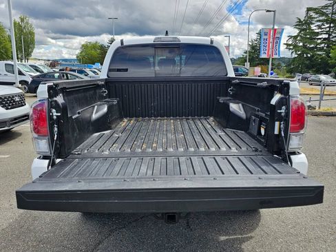 Used 2022 Toyota Tacoma TRD Sport w/ Black Out Package (TMS) AWD/4WD image 7