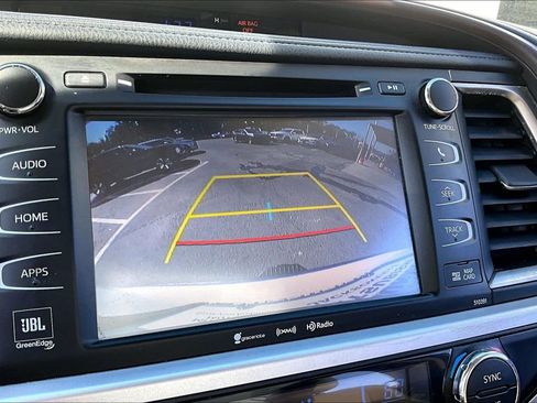 Used 2019 Toyota Highlander Limited image 13