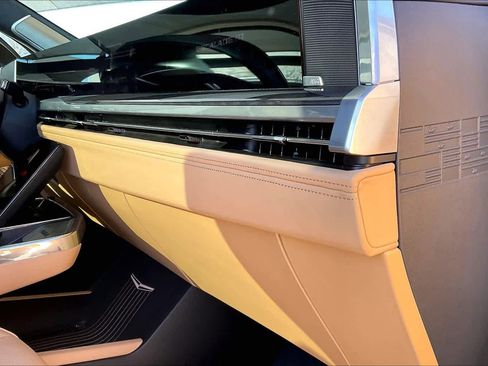 Used 2025 Cadillac Escalade IQ Sport 2 image 17