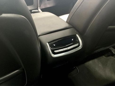 Used 2023 Cadillac XT6 Sport image 10