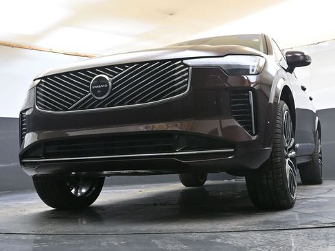 New 2026 Volvo XC90 B6 Plus w/ Protection Package Premier image 40