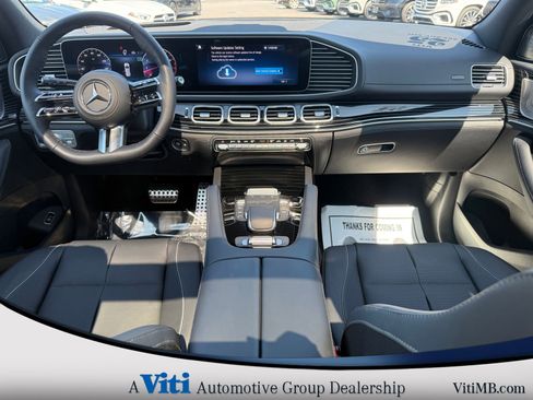 Used 2025 Mercedes-Benz GLS 450 4MATIC image 2