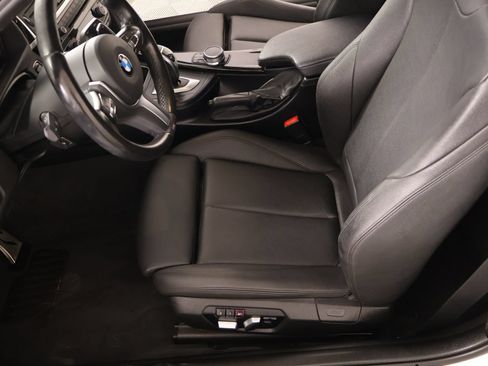 Used 2019 BMW 440i Coupe w/ M Sport Package RWD image 12