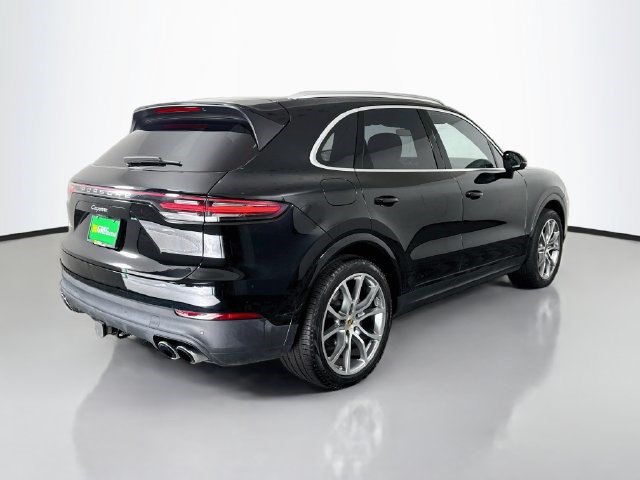 Used 2023 Porsche Cayenne w/ Premium Package AWD/4WD image 10