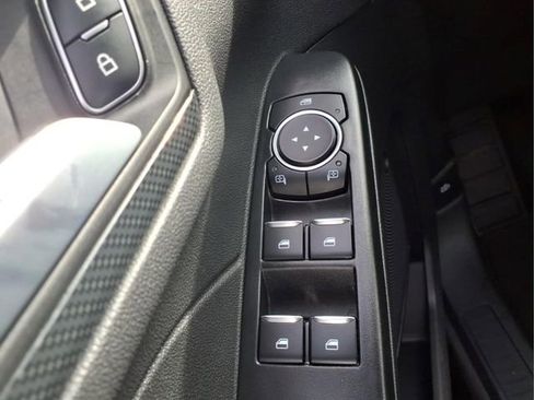 Used 2025 Ford Escape ST-Line AWD/4WD image 16