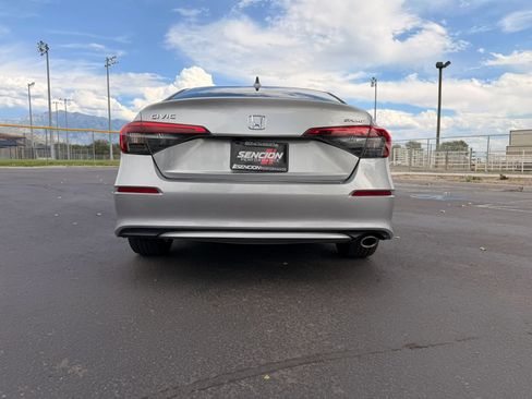 Used 2023 Honda Civic Sport image 6