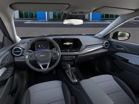New 2026 Chevrolet Trax LT w/ LT Convenience Package FWD image 29