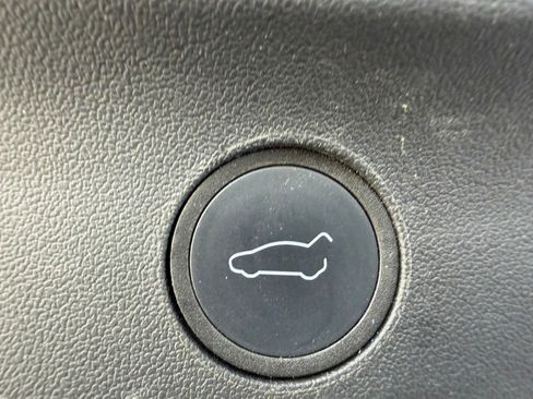 Used 2022 Tesla Model Y Performance image 23