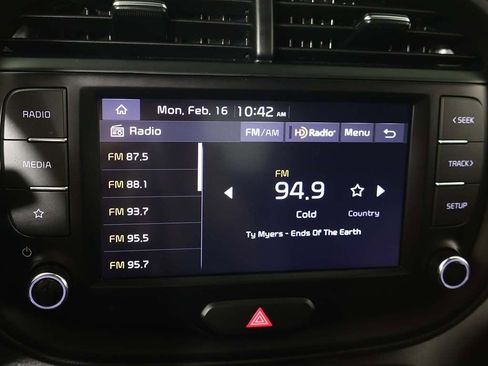 Used 2024 Kia Soul LX image 40