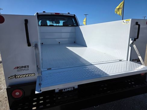 New 2026 Ford F350 XL w/ XL Chrome Package image 17