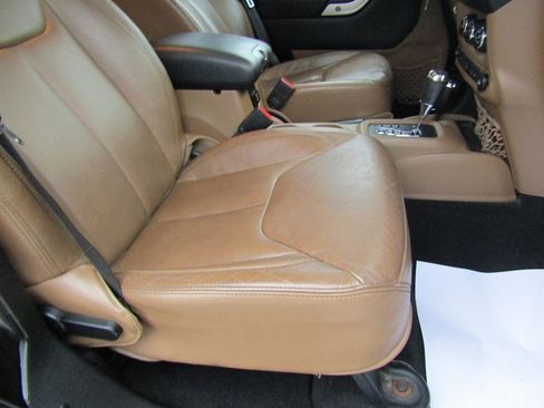 Used 2013 Jeep Wrangler Unlimited Sahara w/ Dual Top Group image 15