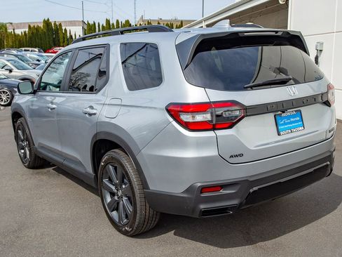 New 2026 Honda Pilot Sport image 8