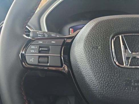 New 2025 Honda Pilot Black Edition image 18