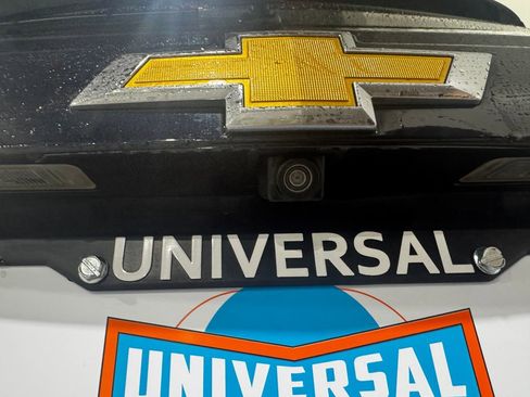 Used 2022 Chevrolet Trax LT w/ LT Convenience Package image 24