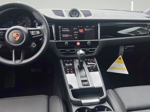 New 2026 Porsche Macan AWD/4WD image 17