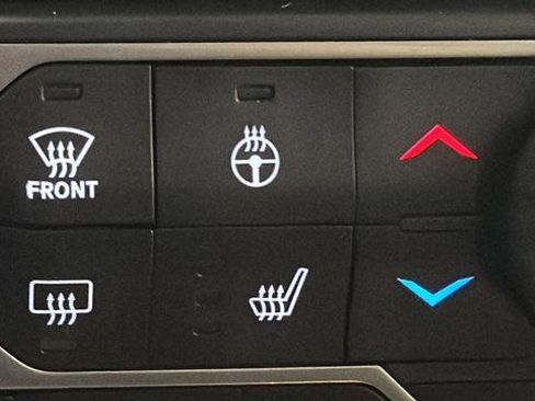 Used 2022 Jeep Wrangler Unlimited Sahara w/ Cold Weather Group image 34