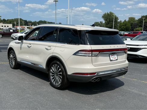 Used 2023 Lincoln Aviator Reserve w/ Equipment Group 201A AWD/4WD image 5