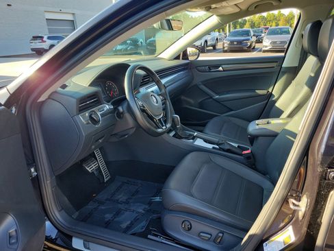 Used 2020 Volkswagen Passat 2.0T R-Line FWD image 15