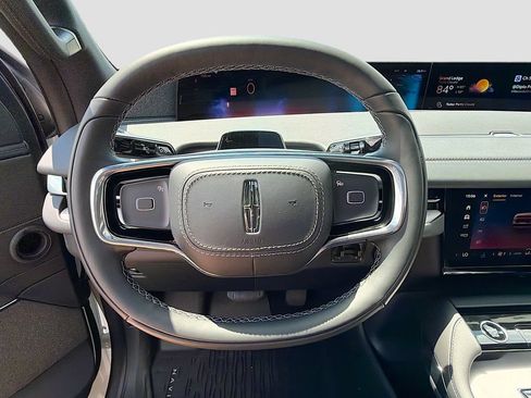 Used 2026 Lincoln Navigator L Reserve w/ Jet Appearance Package AWD/4WD image 11