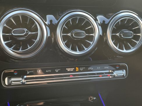 Used 2025 Mercedes-Benz GLA 250 GLA 250 SUV image 31