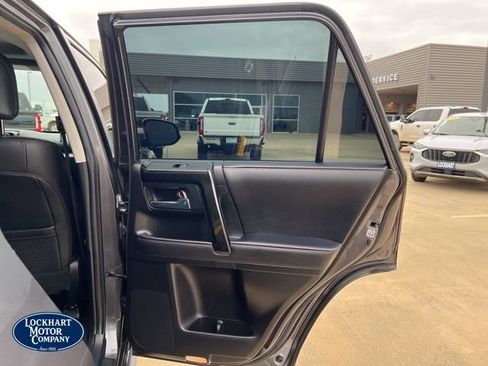 Used 2022 Toyota 4Runner TRD Off-Road Premium image 18