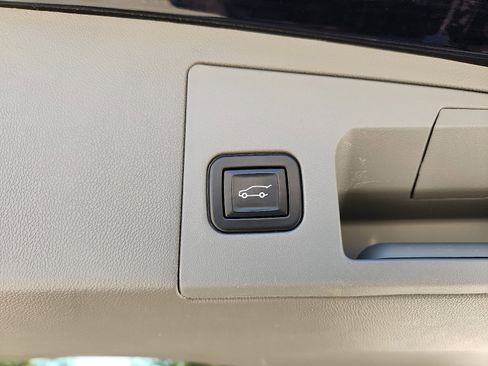 Used 2021 Cadillac XT5 Premium Luxury image 23