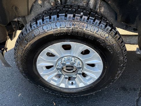 Used 2021 Ford F250 XLT w/ FX4 Off-Road Package AWD/4WD image 9