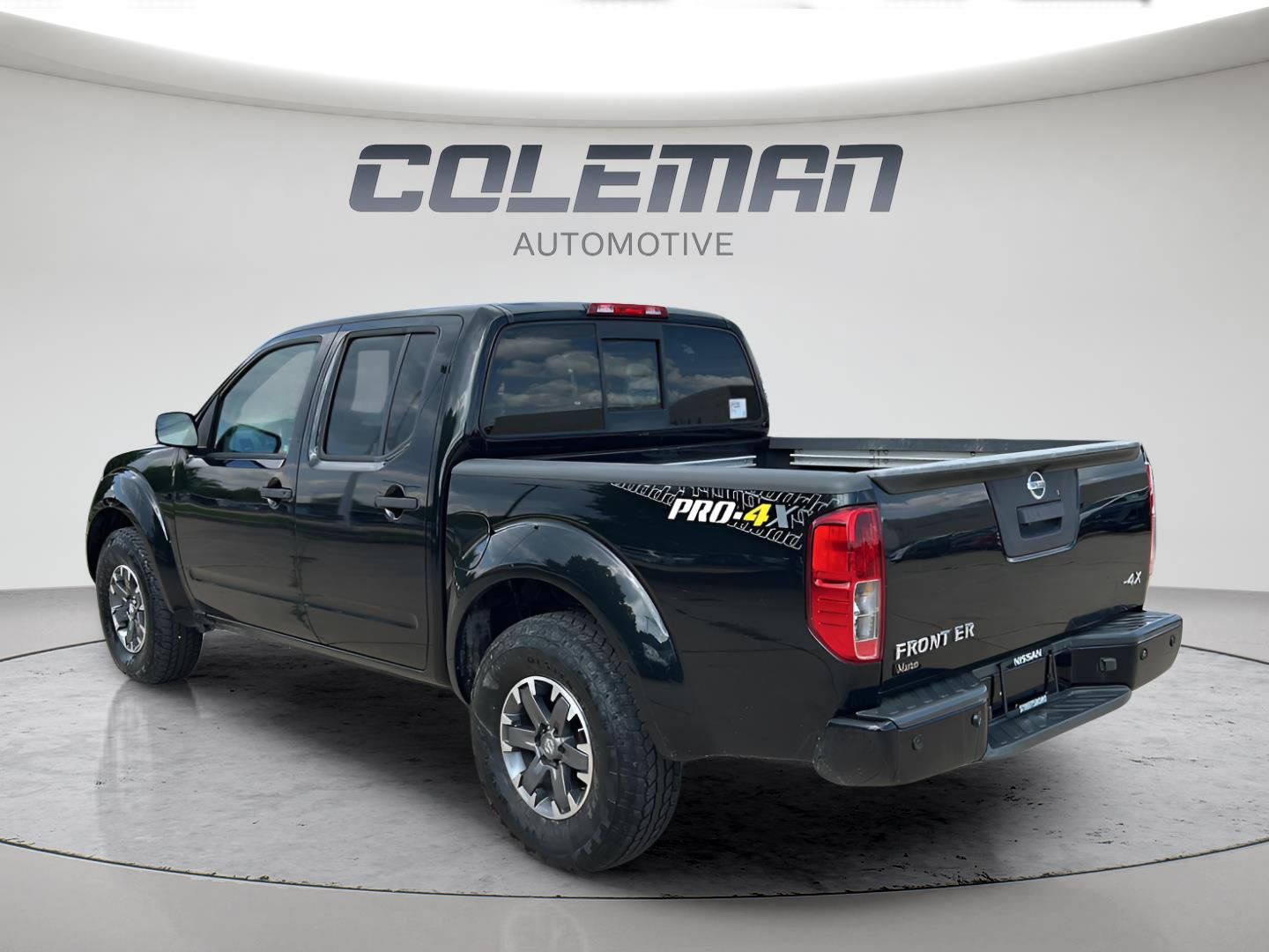Used 2018 Nissan Frontier PRO-4X AWD/4WD image 4
