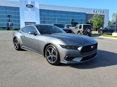 Used 2025 Ford Mustang Coupe RWD image 1