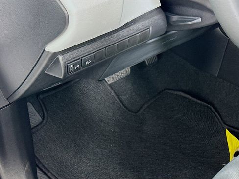 Used 2025 Toyota Corolla SE image 10