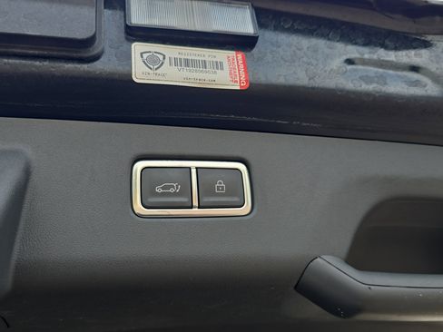 Certified 2024 Kia EV9 Light Long Range RWD image 10